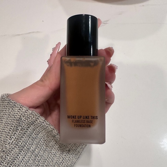 NEW Il Makiage Woke Up Like This Foundation - Picture 3 of 9